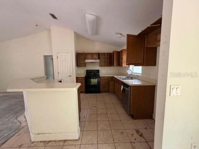 Active With Contract: $154,000 (3 beds, 2 baths, 1479 Square Feet)