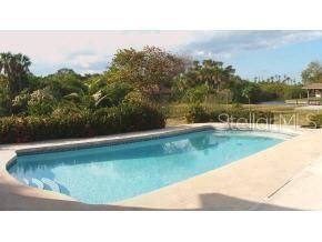 For Sale: $599,900 (4 beds, 2 baths, 1983 Square Feet)