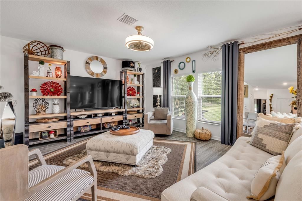 For Sale: $439,000 (4 beds, 3 baths, 2010 Square Feet)
