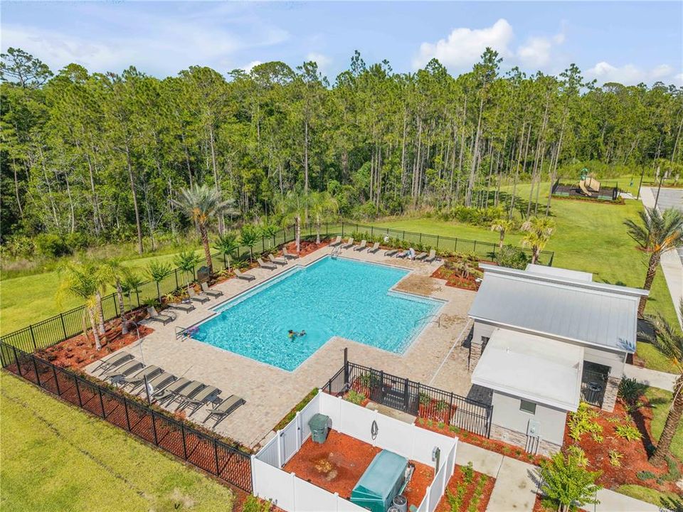 For Sale: $439,000 (4 beds, 3 baths, 2010 Square Feet)