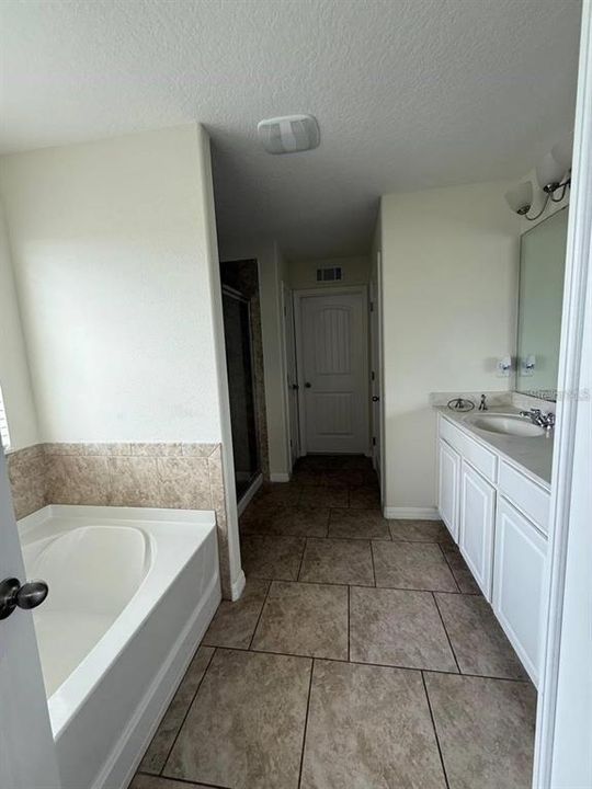 В аренду: $3,000 (4 спален, 2 ванн, 2174 Квадратных фут)