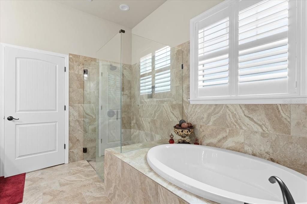 For Sale: $680,000 (4 beds, 2 baths, 2688 Square Feet)