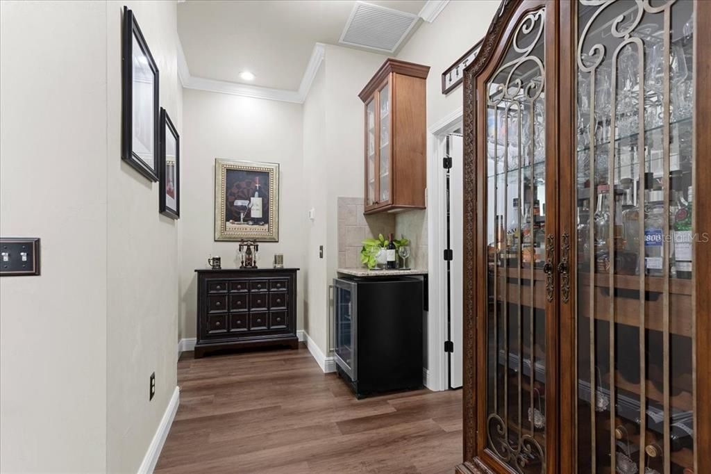 For Sale: $680,000 (4 beds, 2 baths, 2688 Square Feet)