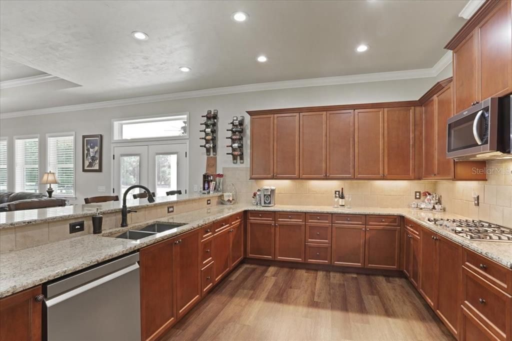 For Sale: $680,000 (4 beds, 2 baths, 2688 Square Feet)