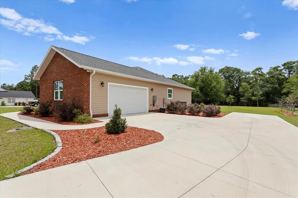 For Sale: $680,000 (4 beds, 2 baths, 2688 Square Feet)