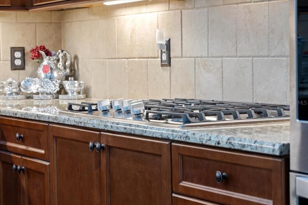 For Sale: $680,000 (4 beds, 2 baths, 2688 Square Feet)