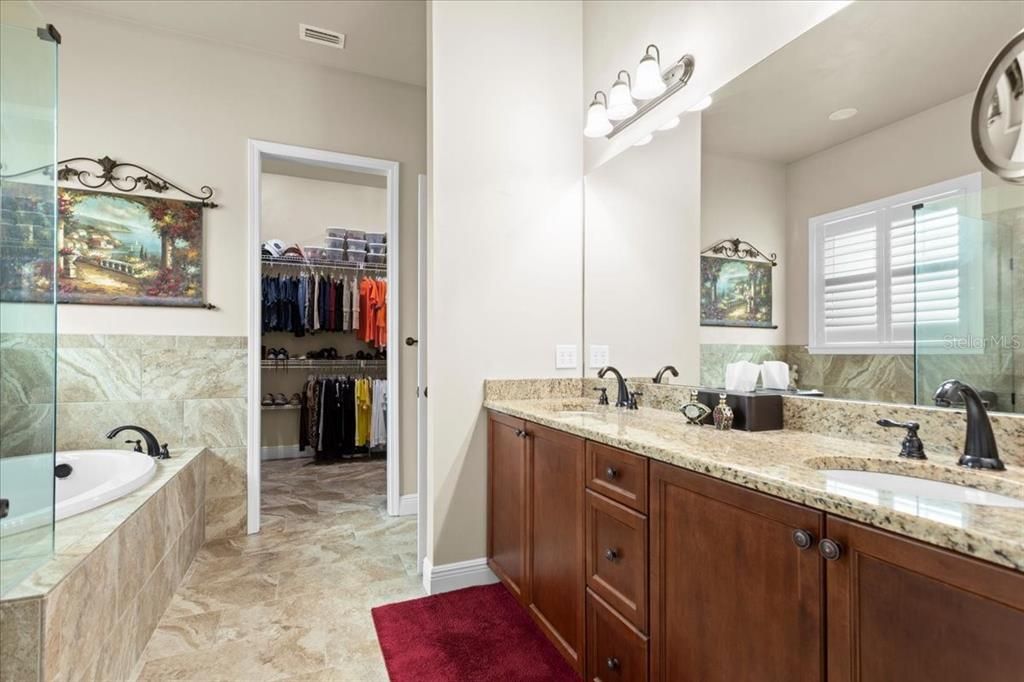 For Sale: $680,000 (4 beds, 2 baths, 2688 Square Feet)