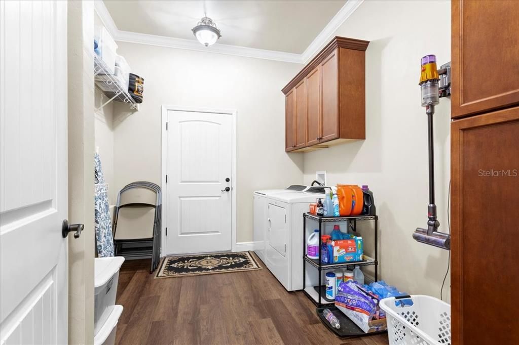 For Sale: $680,000 (4 beds, 2 baths, 2688 Square Feet)