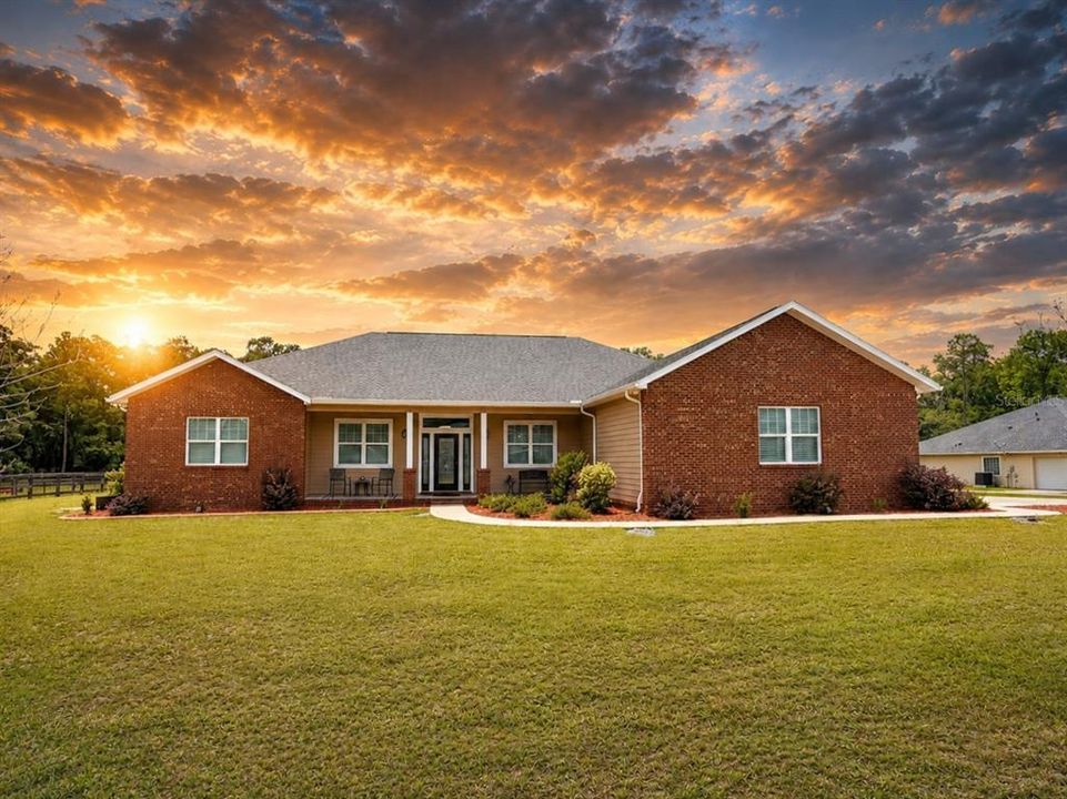 For Sale: $680,000 (4 beds, 2 baths, 2688 Square Feet)