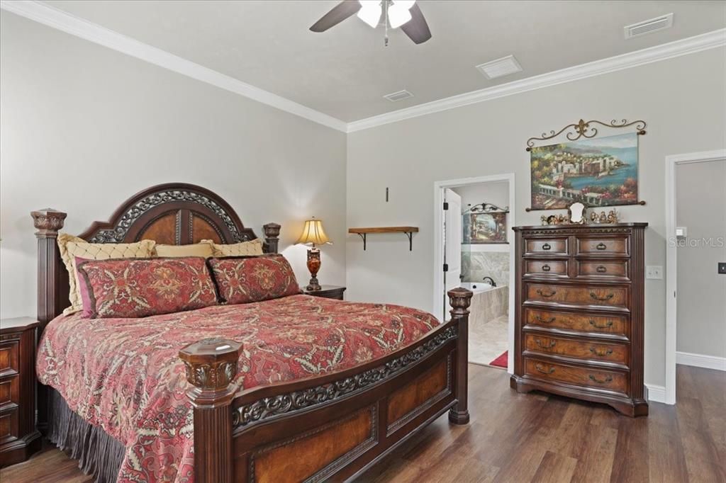 For Sale: $680,000 (4 beds, 2 baths, 2688 Square Feet)