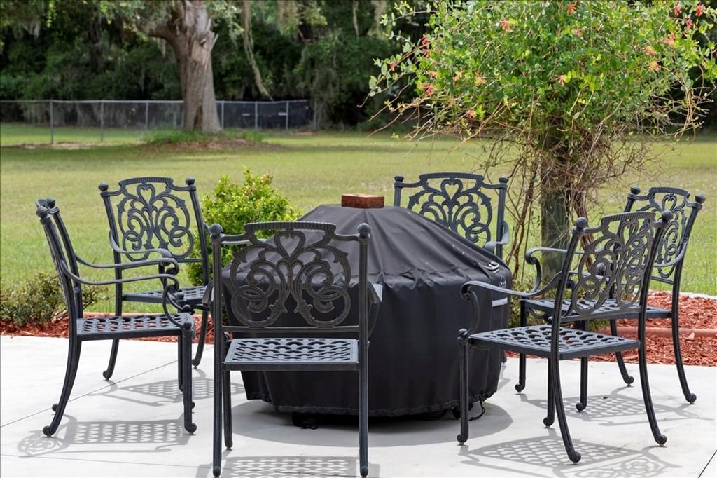 For Sale: $680,000 (4 beds, 2 baths, 2688 Square Feet)