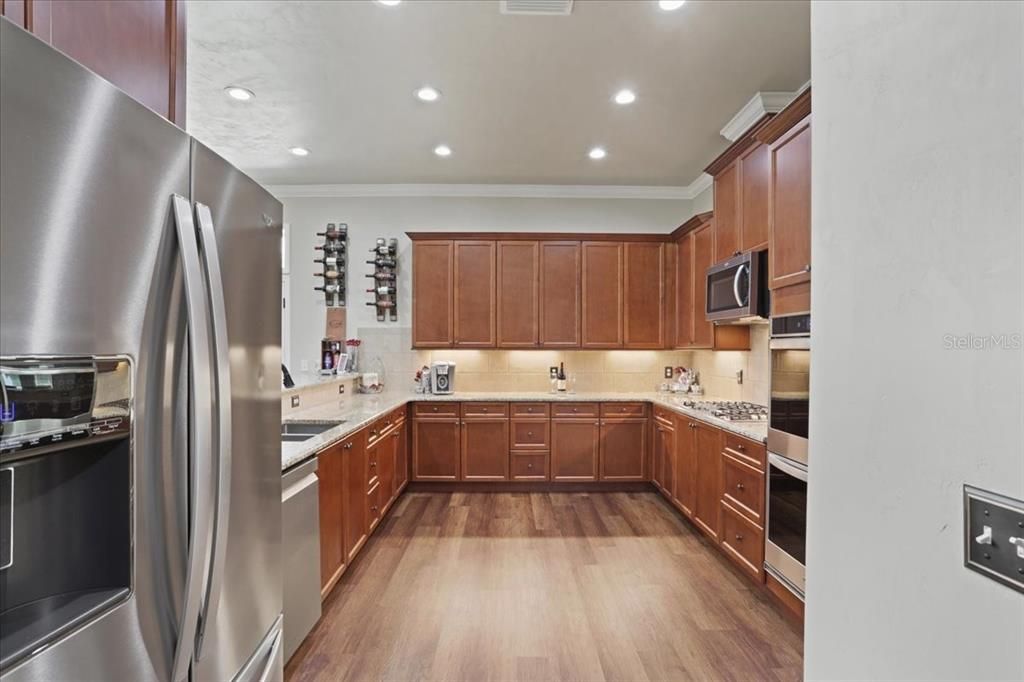 For Sale: $680,000 (4 beds, 2 baths, 2688 Square Feet)