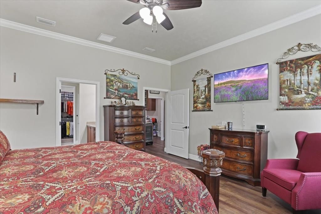 For Sale: $680,000 (4 beds, 2 baths, 2688 Square Feet)