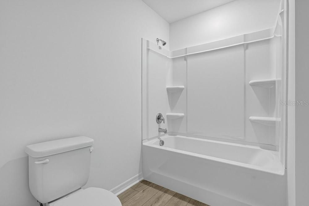 For Sale: $359,900 (5 beds, 3 baths, 2287 Square Feet)