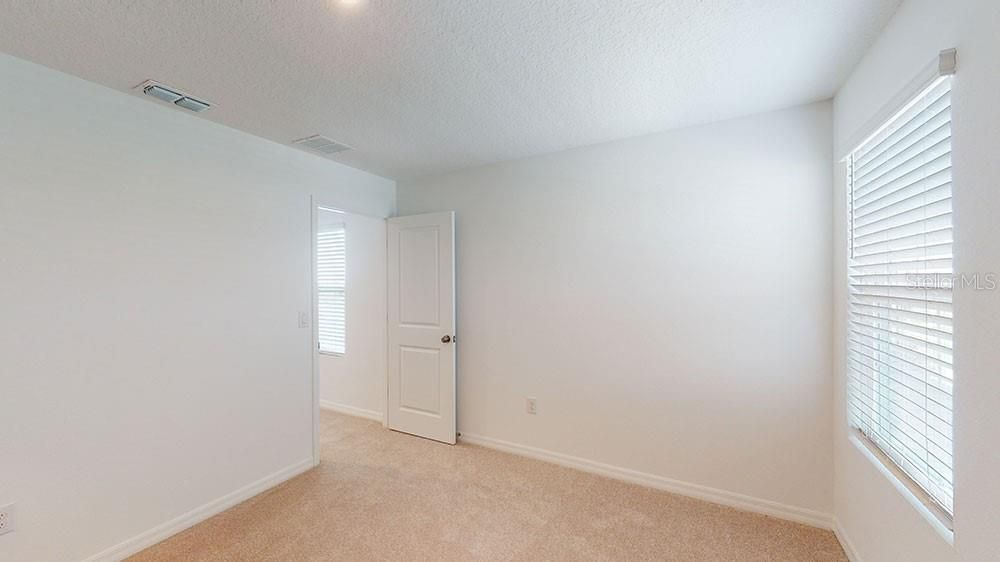For Sale: $399,990 (5 beds, 3 baths, 2287 Square Feet)