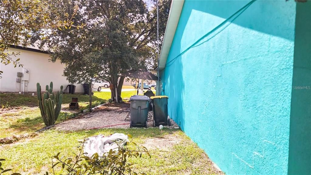 Activo con contrato: $215,000 (3 camas, 2 baños, 1684 Pies cuadrados)