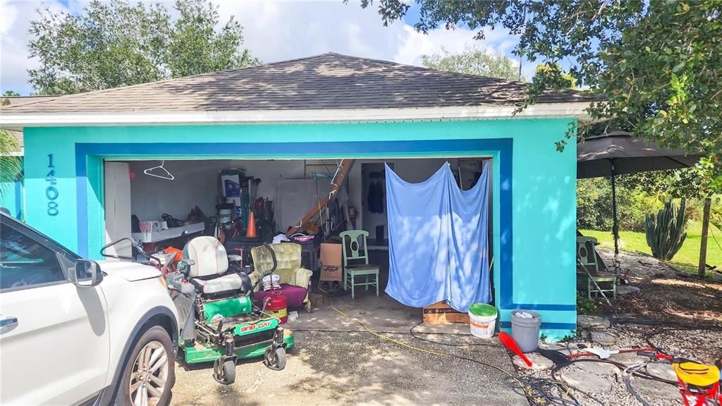 Activo con contrato: $215,000 (3 camas, 2 baños, 1684 Pies cuadrados)