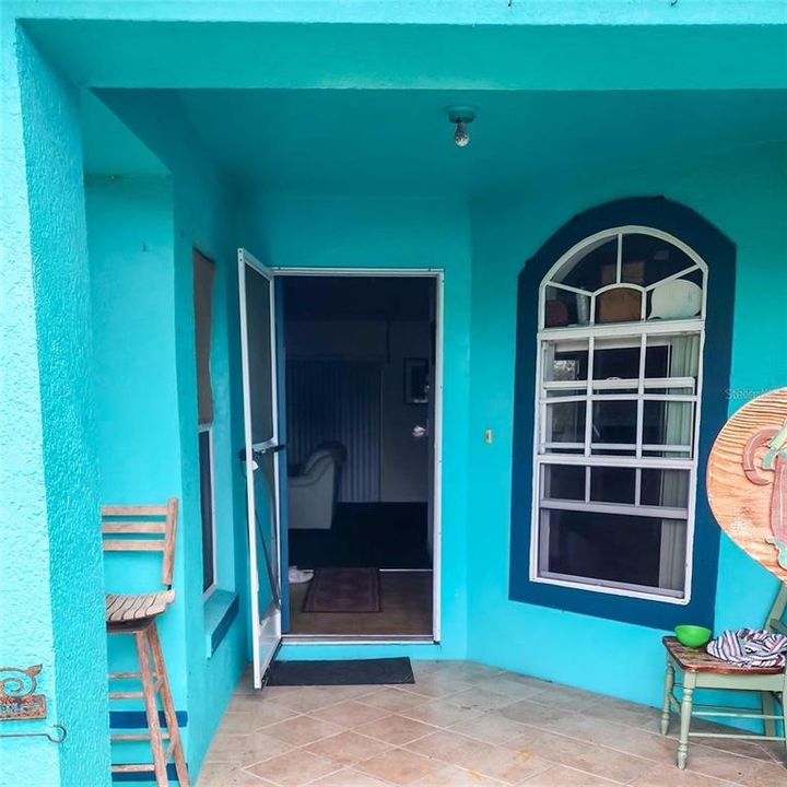 Activo con contrato: $215,000 (3 camas, 2 baños, 1684 Pies cuadrados)