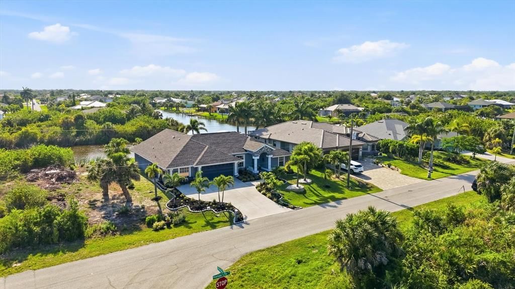 En Venta: $785,000 (3 camas, 2 baños, 2346 Pies cuadrados)