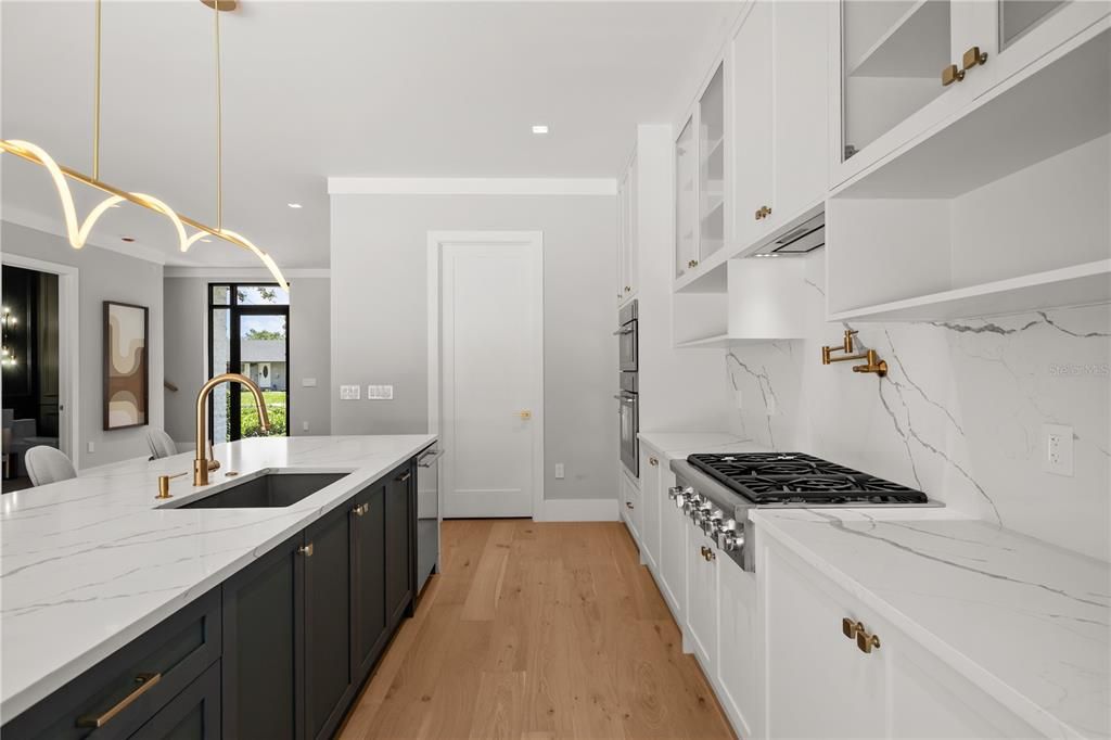 For Sale: $1,700,000 (5 beds, 5 baths, 3452 Square Feet)