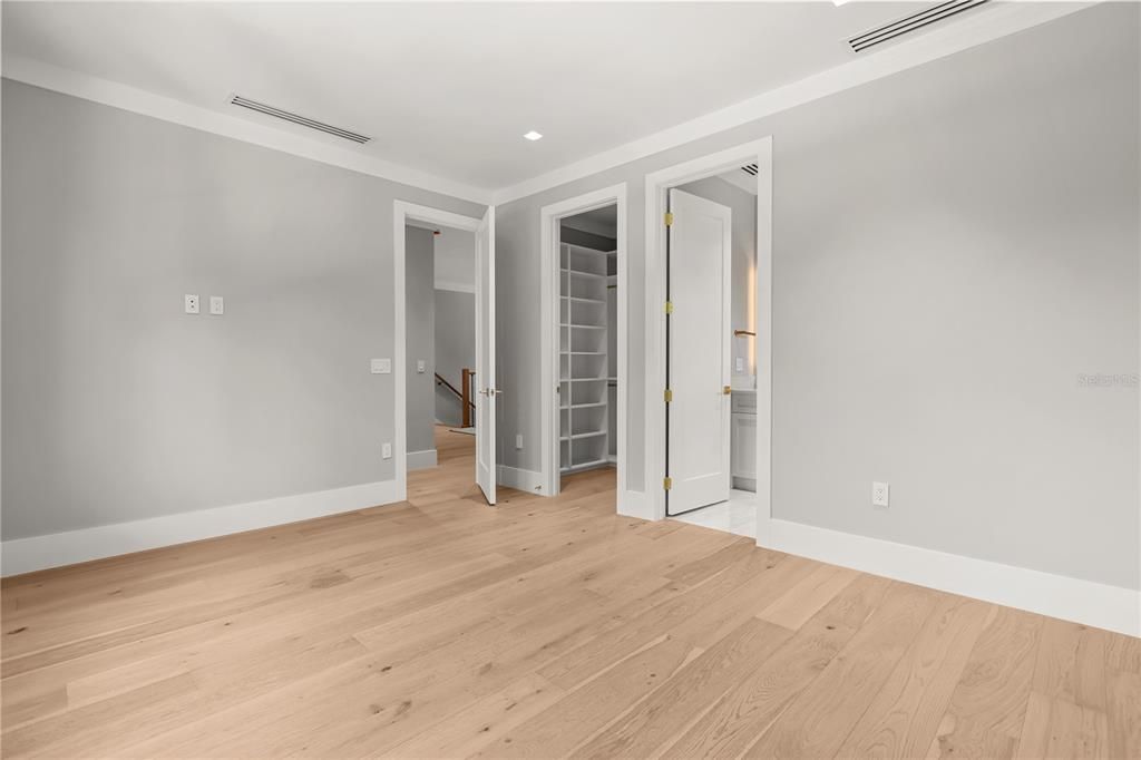 For Sale: $1,700,000 (5 beds, 5 baths, 3452 Square Feet)