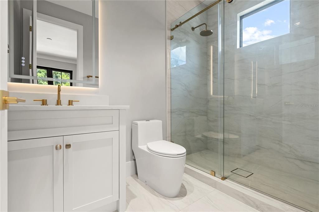 For Sale: $1,700,000 (5 beds, 5 baths, 3452 Square Feet)