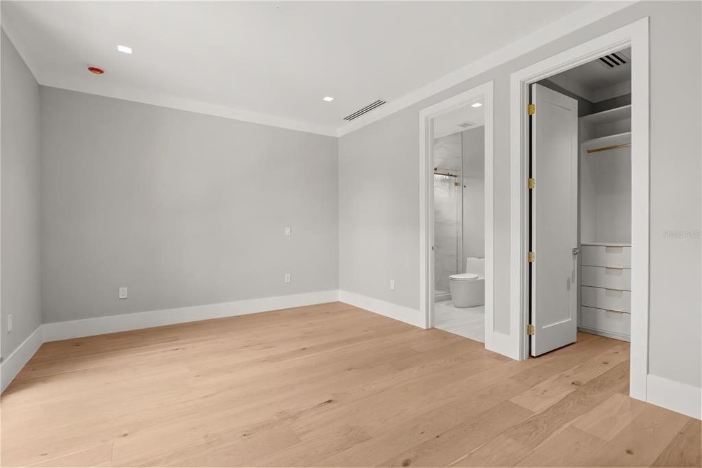 For Sale: $1,700,000 (5 beds, 5 baths, 3452 Square Feet)