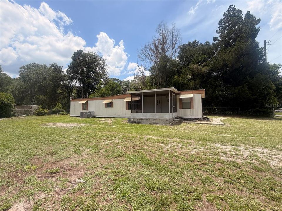 For Sale: $115,000 (2 beds, 2 baths, 840 Square Feet)