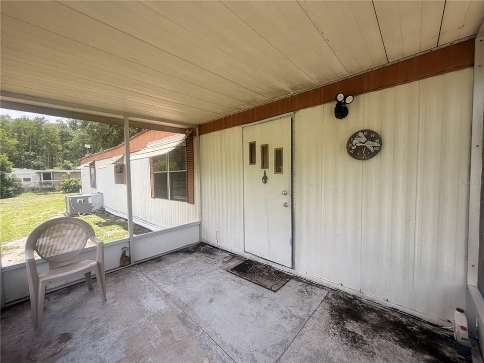 For Sale: $115,000 (2 beds, 2 baths, 840 Square Feet)