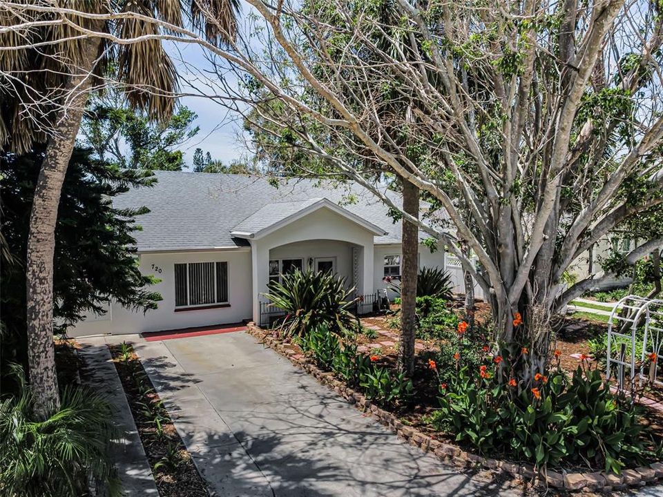 For Sale: $727,000 (3 beds, 2 baths, 1505 Square Feet)