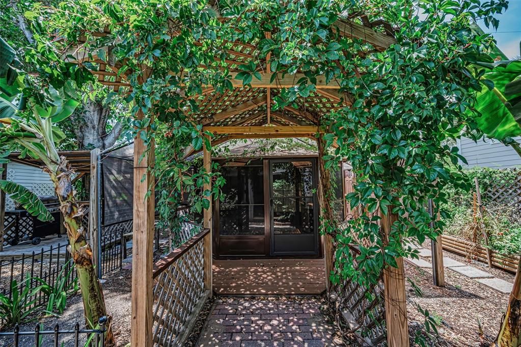 For Sale: $727,000 (3 beds, 2 baths, 1505 Square Feet)