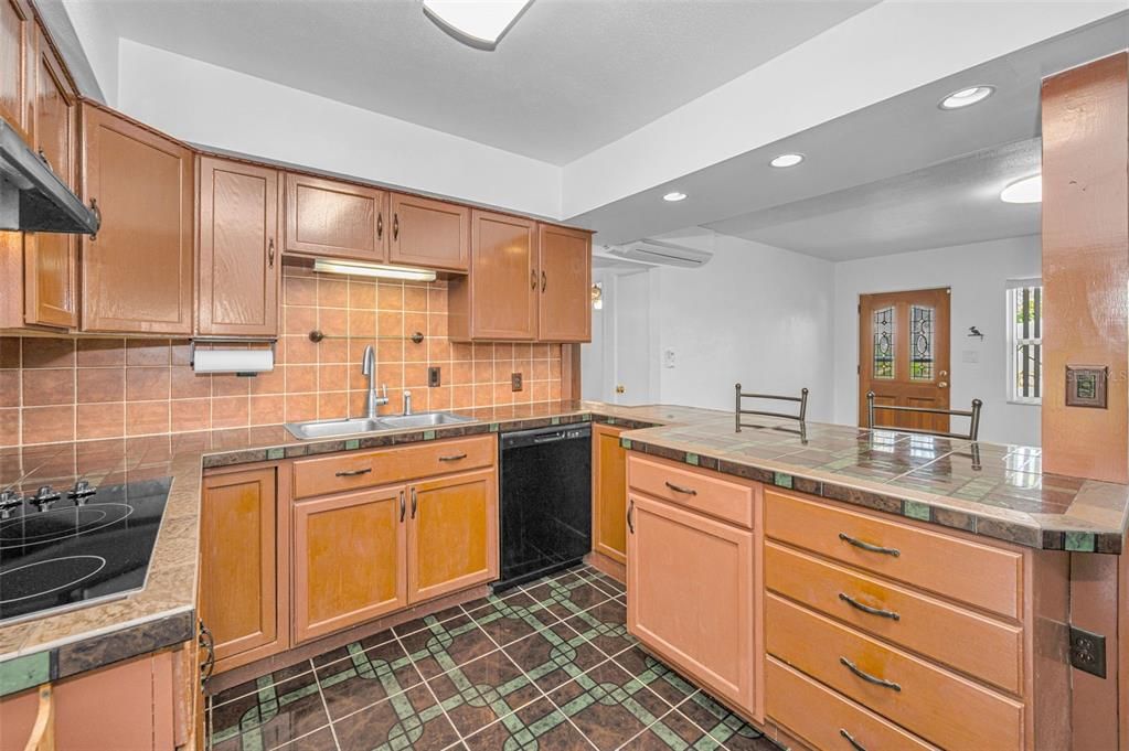 For Sale: $727,000 (3 beds, 2 baths, 1505 Square Feet)