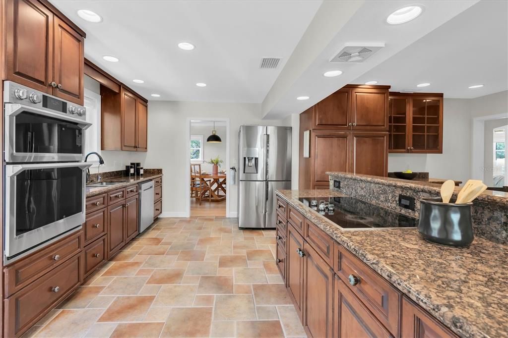 For Sale: $1,325,000 (6 beds, 5 baths, 3646 Square Feet)