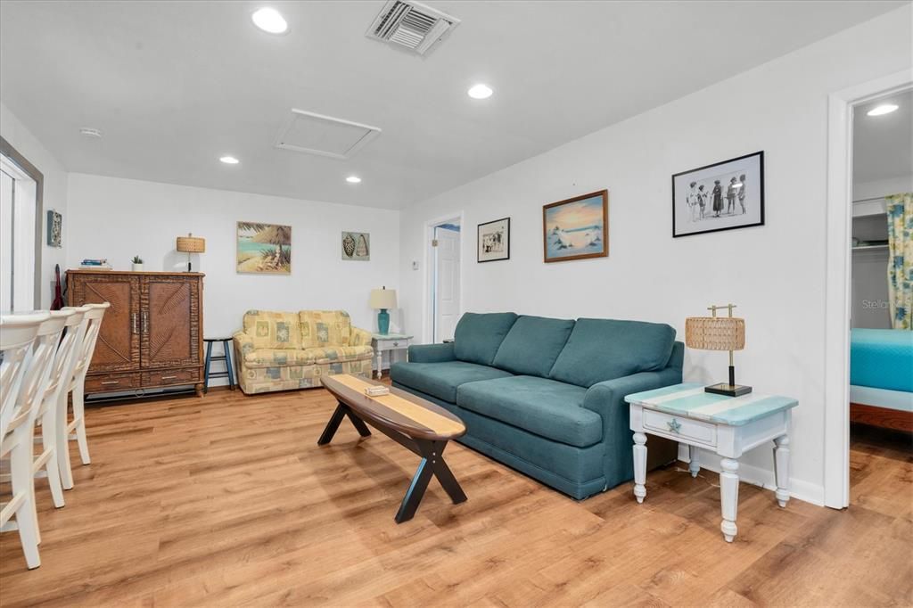 For Sale: $1,325,000 (6 beds, 5 baths, 3646 Square Feet)