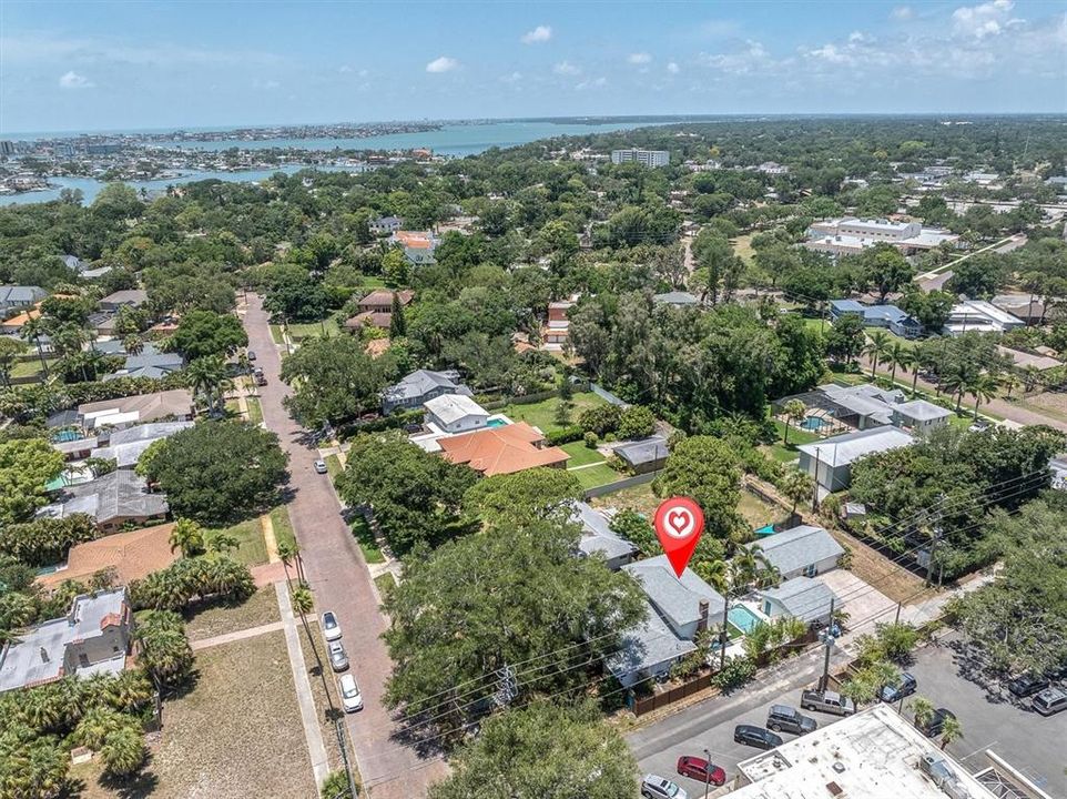 For Sale: $1,325,000 (6 beds, 5 baths, 3646 Square Feet)