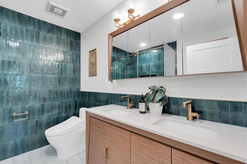 For Sale: $1,325,000 (6 beds, 5 baths, 3646 Square Feet)