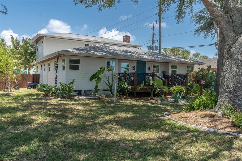 For Sale: $1,325,000 (6 beds, 5 baths, 3646 Square Feet)