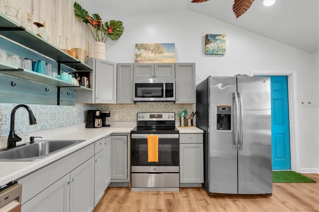 For Sale: $1,325,000 (6 beds, 5 baths, 3646 Square Feet)