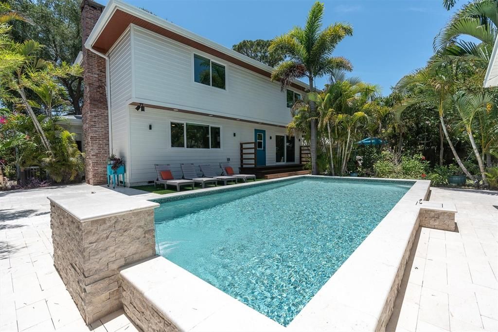 For Sale: $1,325,000 (6 beds, 5 baths, 3646 Square Feet)