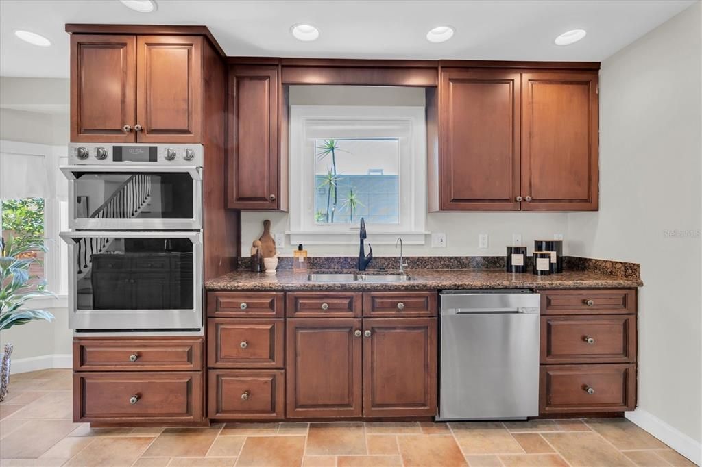 For Sale: $1,325,000 (6 beds, 5 baths, 3646 Square Feet)