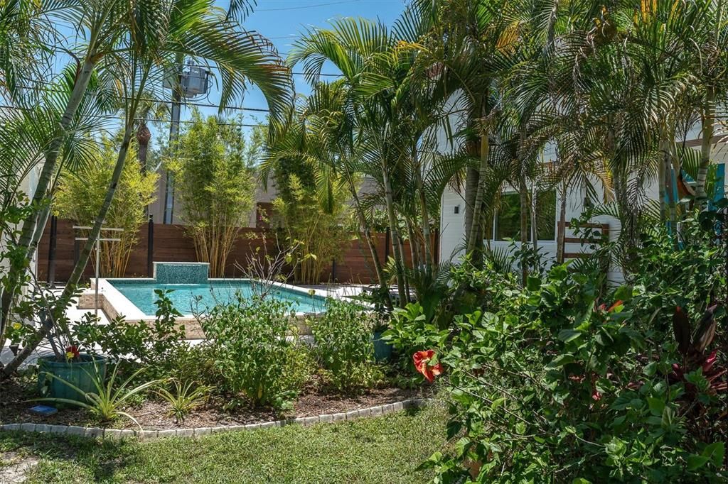 For Sale: $1,325,000 (6 beds, 5 baths, 3646 Square Feet)
