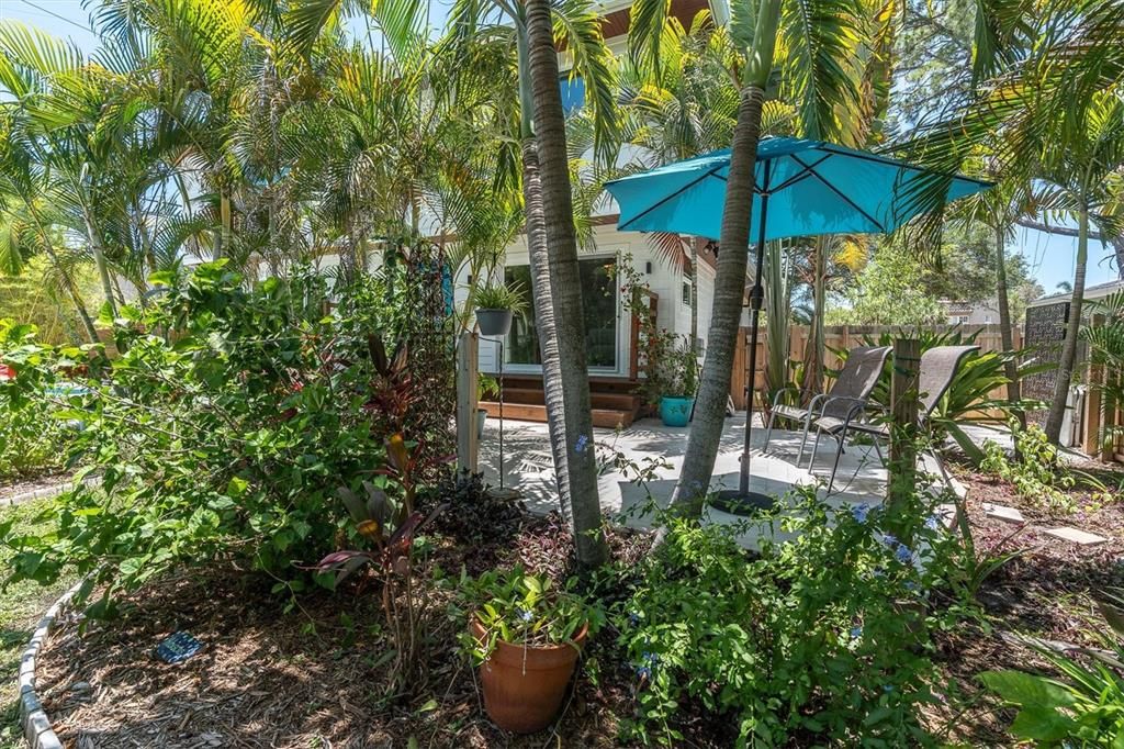 For Sale: $1,325,000 (6 beds, 5 baths, 3646 Square Feet)