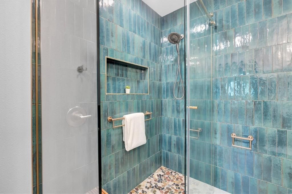 For Sale: $1,325,000 (6 beds, 5 baths, 3646 Square Feet)