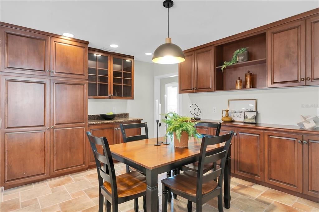 For Sale: $1,325,000 (6 beds, 5 baths, 3646 Square Feet)