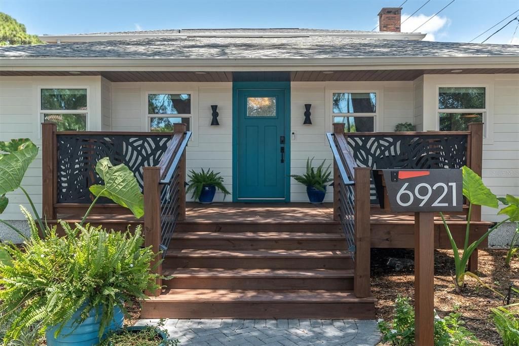 For Sale: $1,325,000 (6 beds, 5 baths, 3646 Square Feet)
