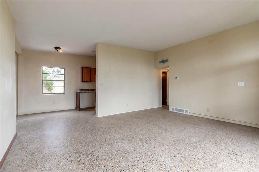 На продажу: $279,900 (3 спален, 2 ванн, 1533 Квадратных фут)