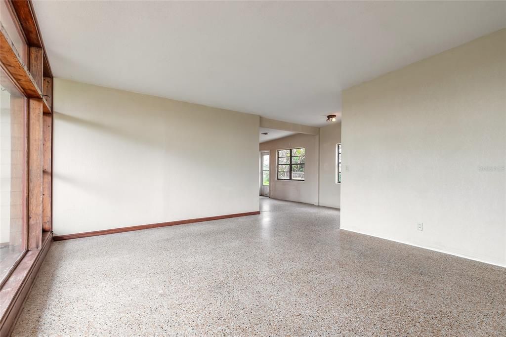 На продажу: $279,900 (3 спален, 2 ванн, 1533 Квадратных фут)