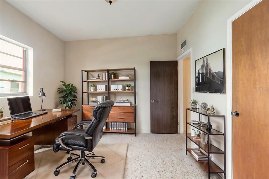 На продажу: $279,900 (3 спален, 2 ванн, 1533 Квадратных фут)