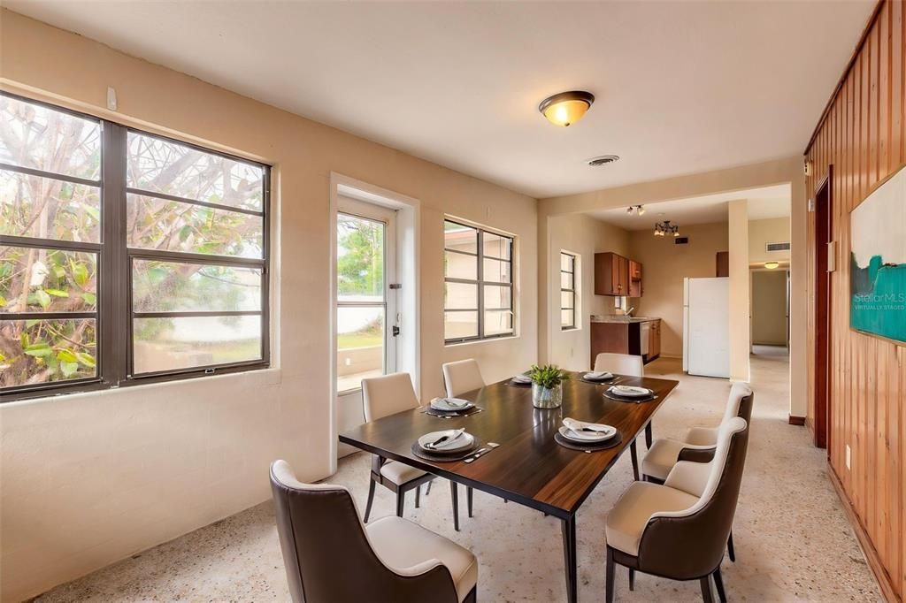 На продажу: $279,900 (3 спален, 2 ванн, 1533 Квадратных фут)