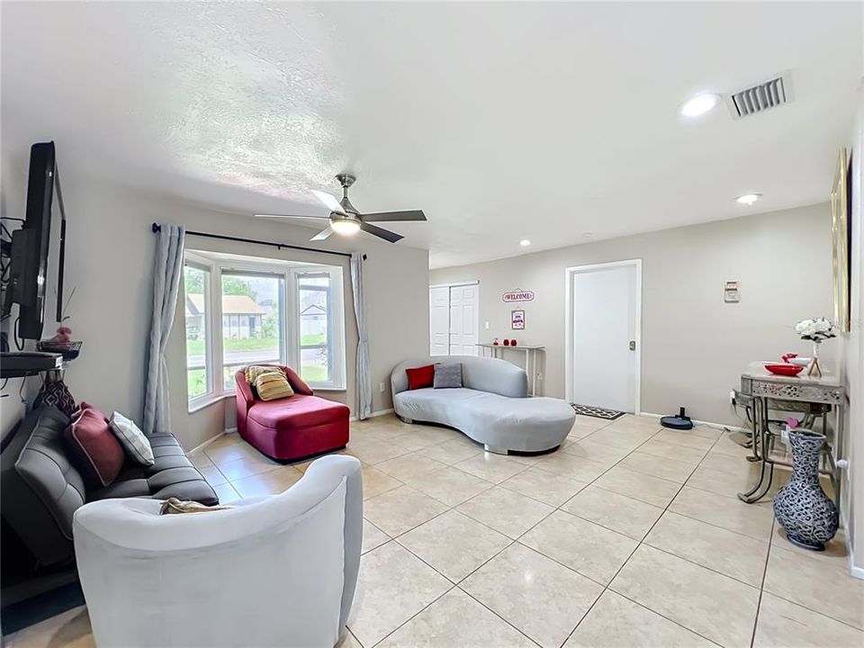 For Sale: $410,000 (3 beds, 2 baths, 1744 Square Feet)